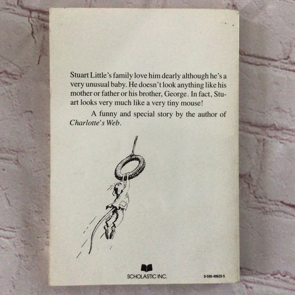 Stuart Little by E.B. White Paperback Book - Picture 8 of 9